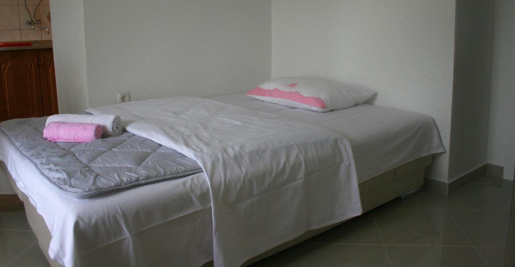 Apartman Elena สเวติยูไร ภายนอก รูปภาพ