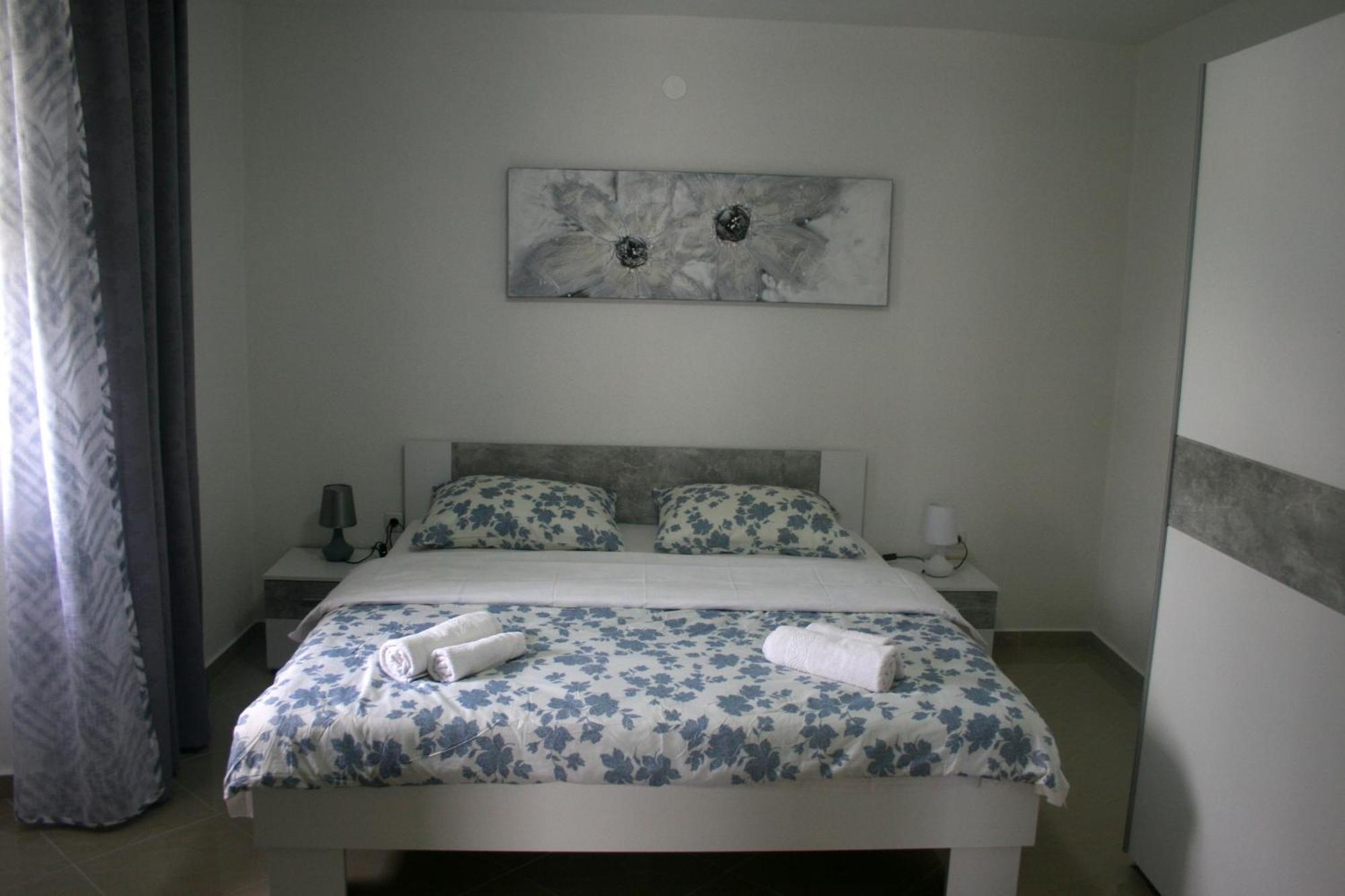 Apartman Elena สเวติยูไร ภายนอก รูปภาพ