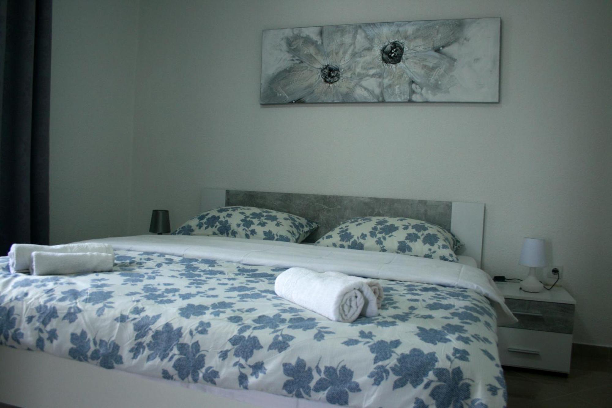 Apartman Elena สเวติยูไร ภายนอก รูปภาพ