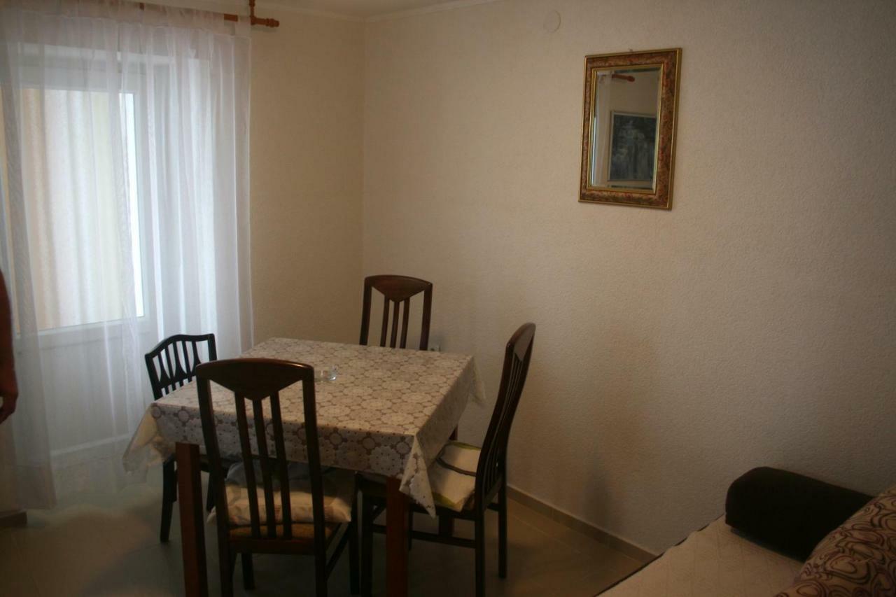 Apartman Elena สเวติยูไร ภายนอก รูปภาพ