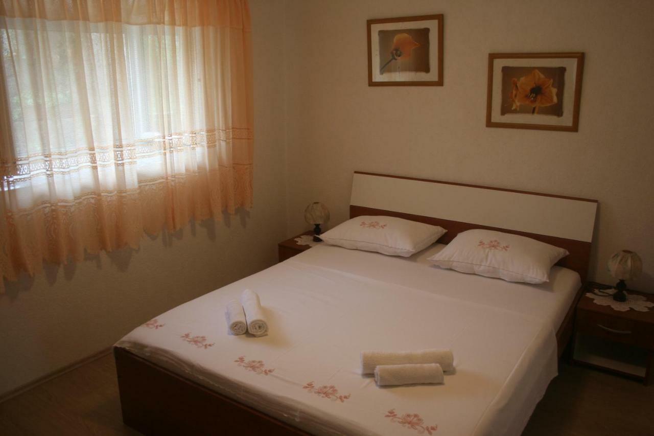 Apartman Elena สเวติยูไร ภายนอก รูปภาพ